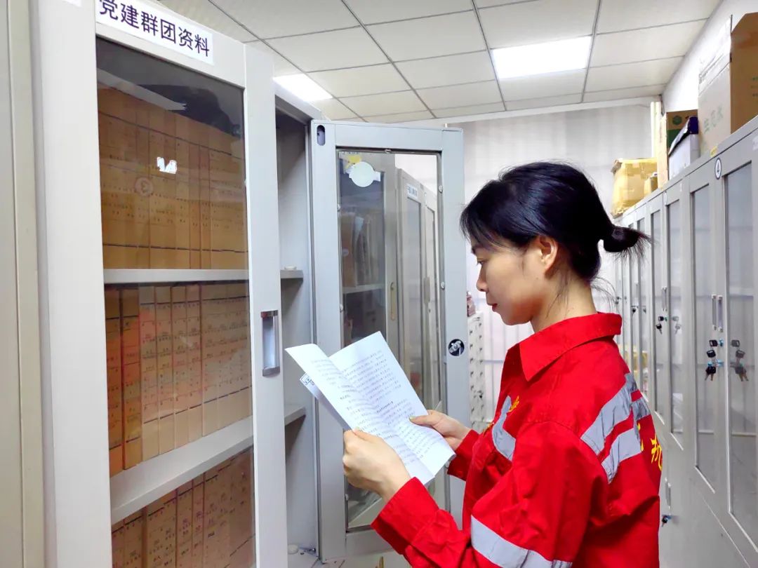 【宜化榜樣】化機(jī)公司李丹：提升素質(zhì)強(qiáng)技能，勇于奉獻(xiàn)顯擔(dān)當(dāng)(圖4)